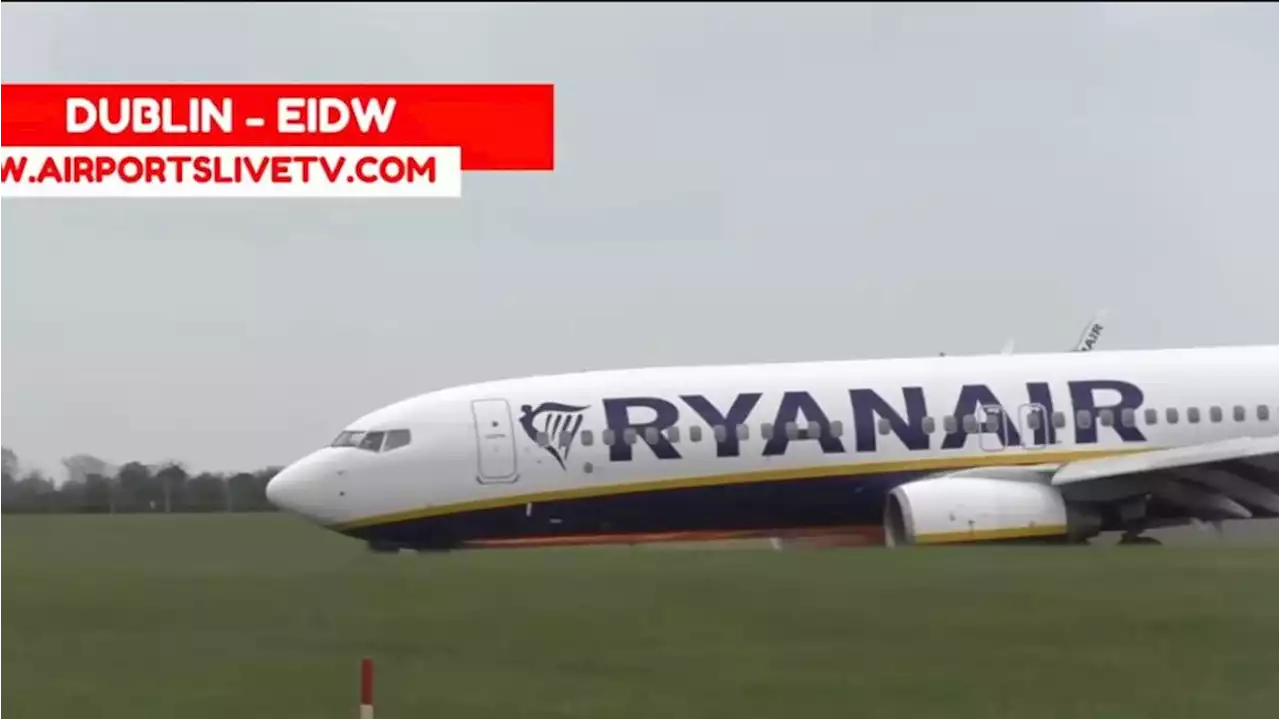 Sparks visible as Ryanair plane experiences ‘technical issue’ on landing in Dublin