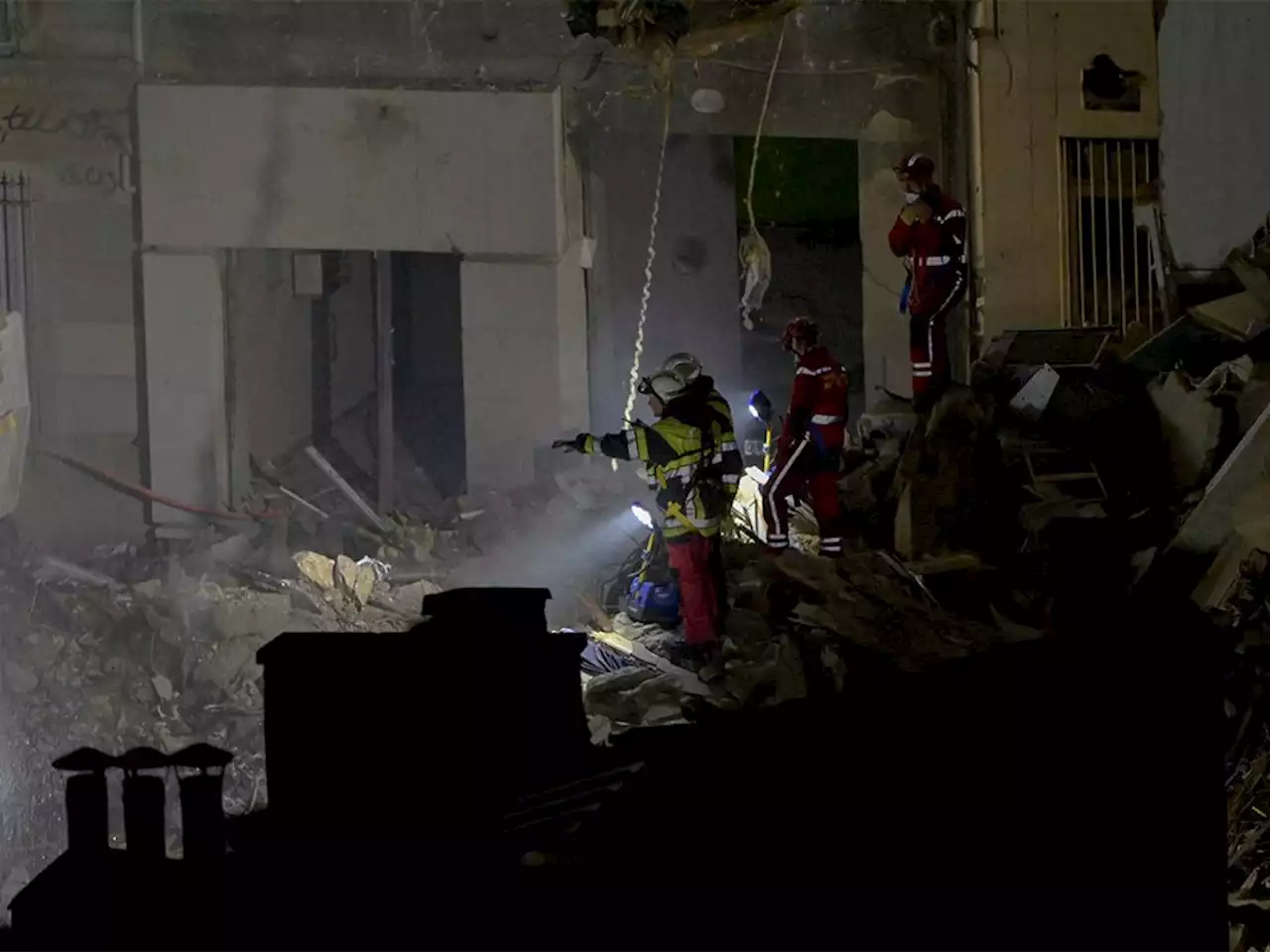 Eight people feared under the rubble after buildings collapse in Marseille