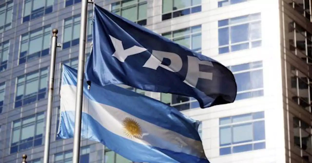 Tras el caso Maxus, YPF pone el gas licuado y el precio de las naftas en agenda