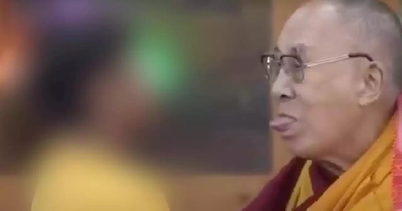 Kyssede med dreng og bad ham sutte på hans tunge: Nu siger Dalai Lama undskyld