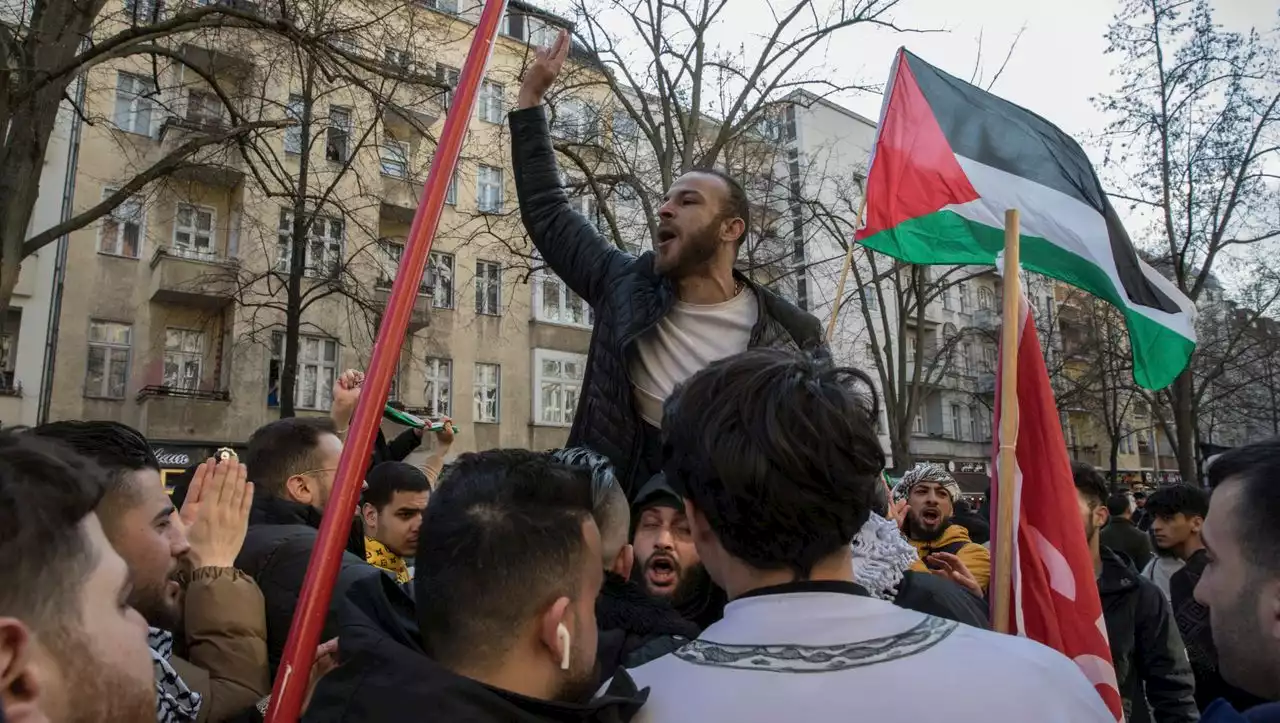 Berlin-Neukölln: Polizei ermittelt nach antisemitischen Parolen bei Demonstration