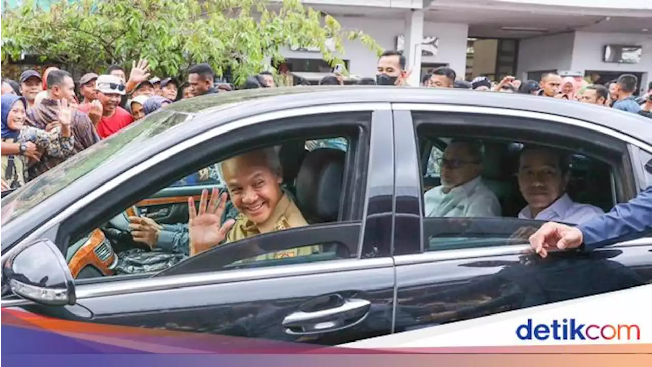 Jokowi dan Ganjar Kian Mesra Selama di Jateng, Semobil-Salat Bareng