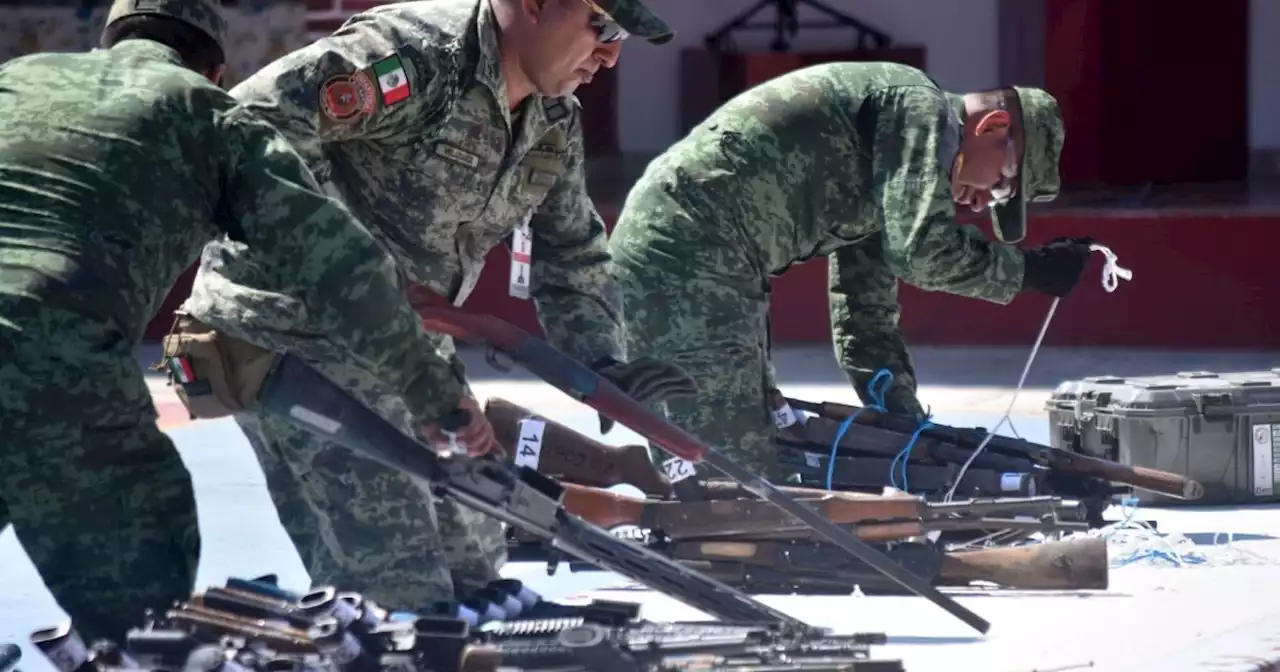 México decomisa mínima parte de las armas que ingresan: apenas 31 al día