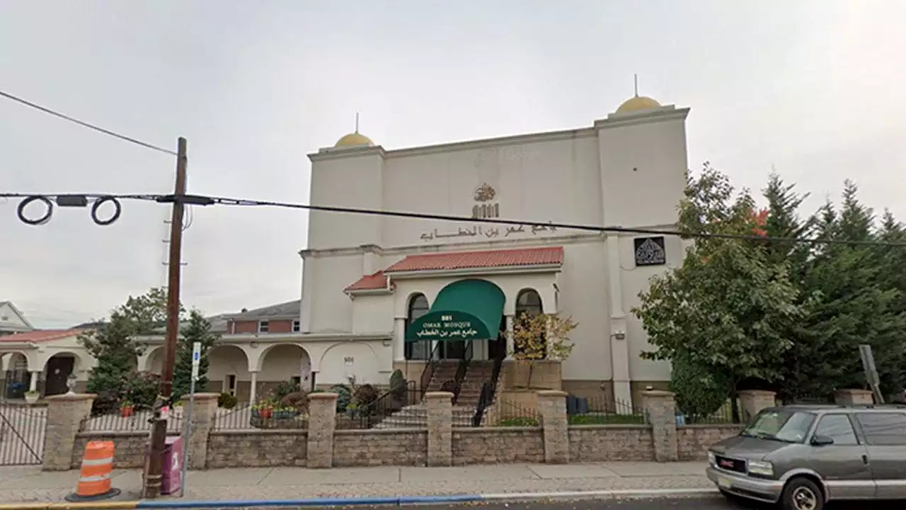 Imam stabbed during prayers at New Jersey Omar Mosque: reports