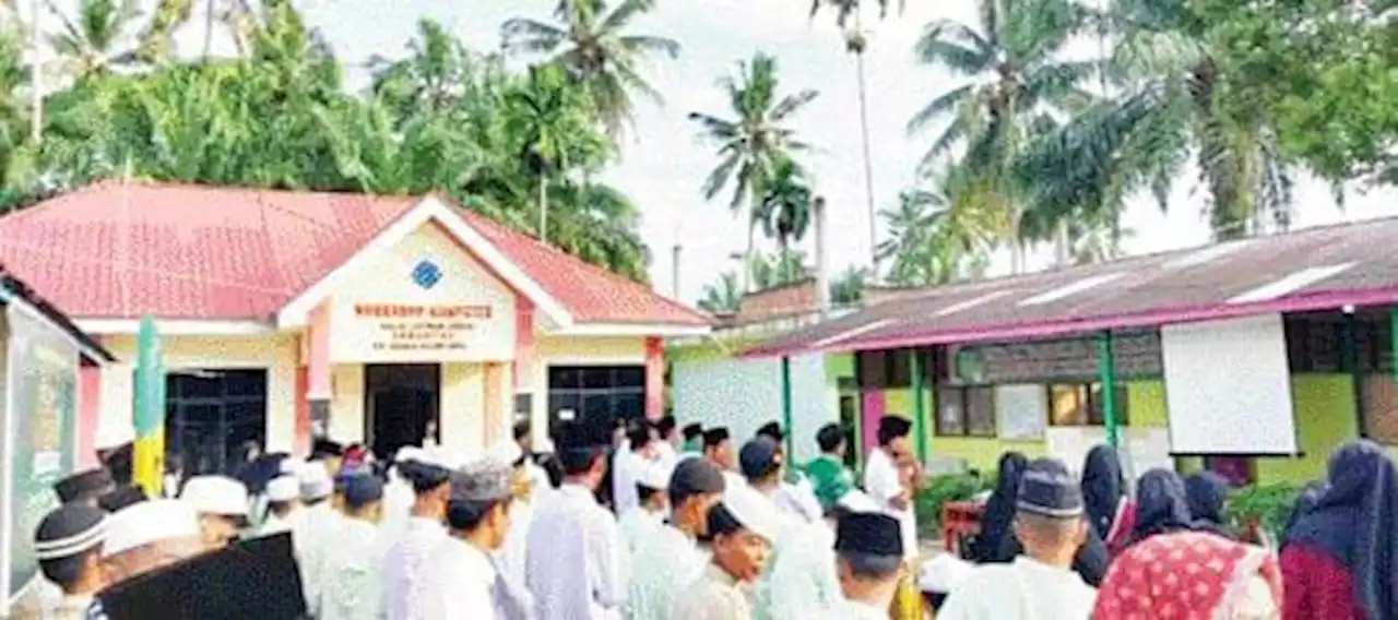 Ponpes Darul Ulum Yapa Kombang Baru, Didatangi dan Dapat Saran Gus Dur