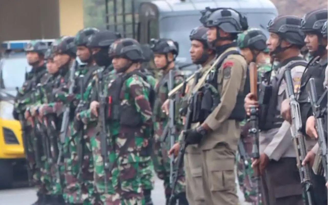 Prajurit TNI Bersiaga Seusai Diserang KKB di Intan Jaya Papua