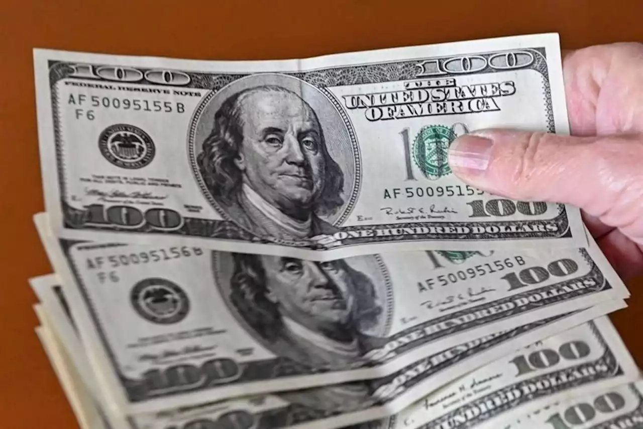 Abre el peso la semana en $18.26 por dólar