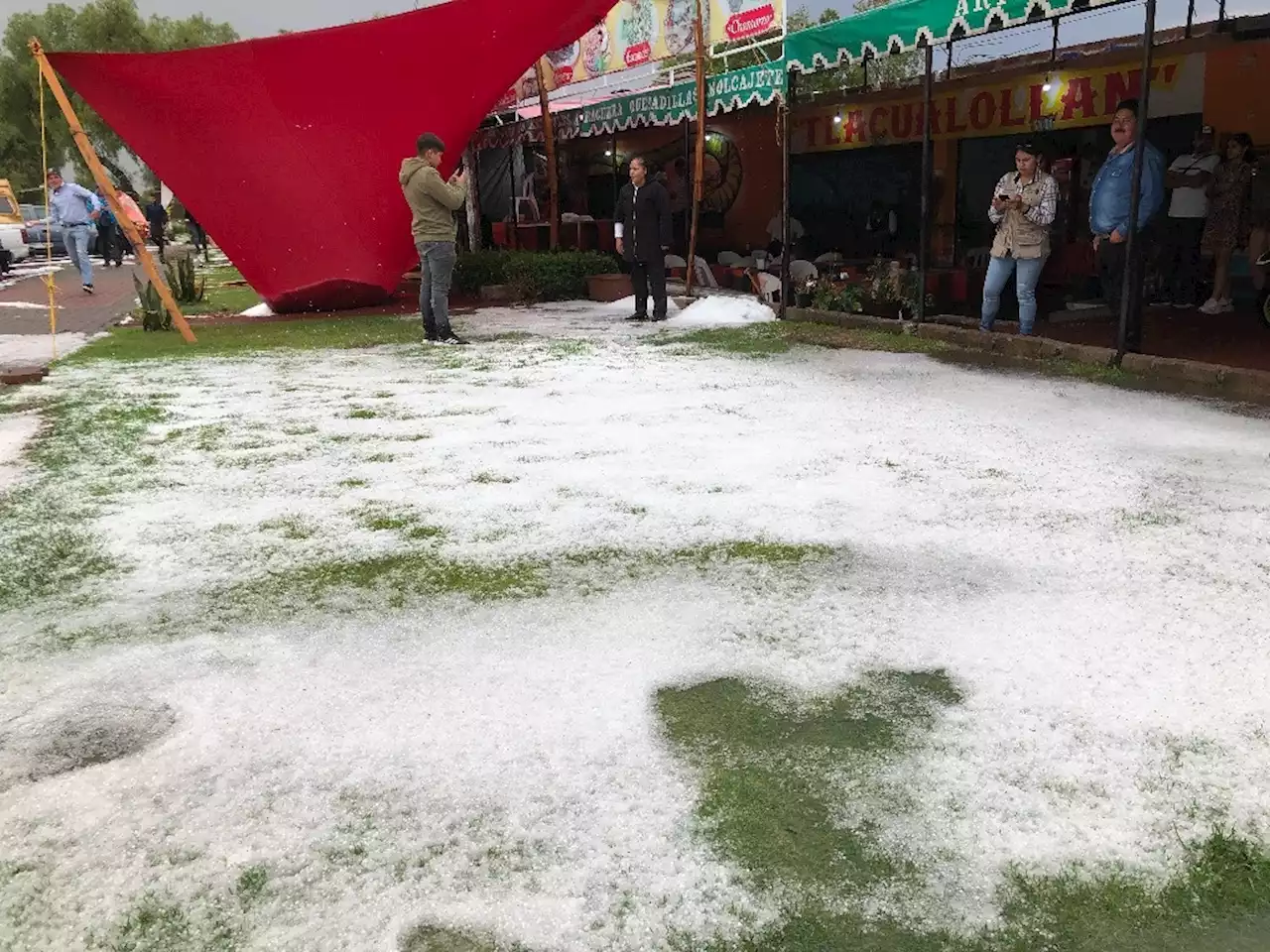 Sorprende granizada inmediaciones de Teotihuacán