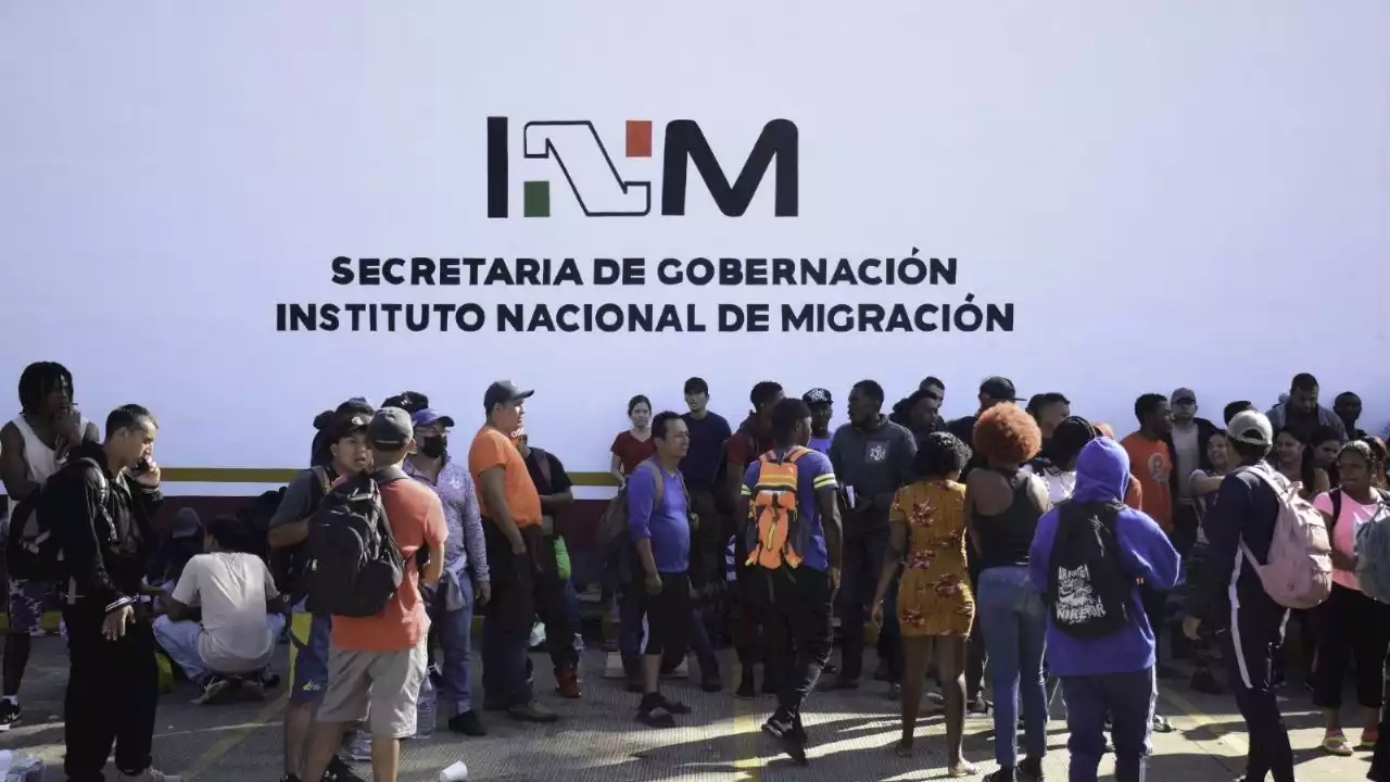 Anticipa La Jornada fin del INM; AMLO define ajustes, revela