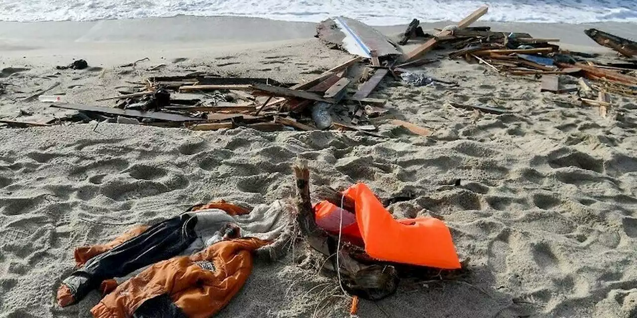 Migrants : un naufrage en Méditerranée fait au moins deux morts, une vingtaine de disparus