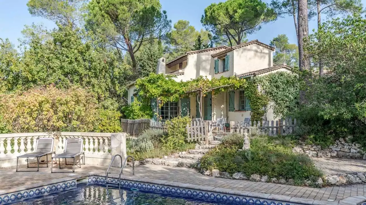 Le bien de la semaine : une maison avec piscine dans un petit village provençal