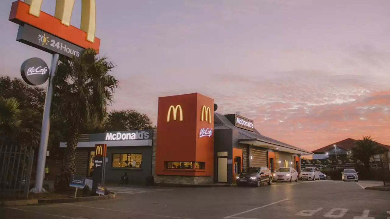 Selain PHK, McDonalds juga Potong Gaji Karyawan di AS