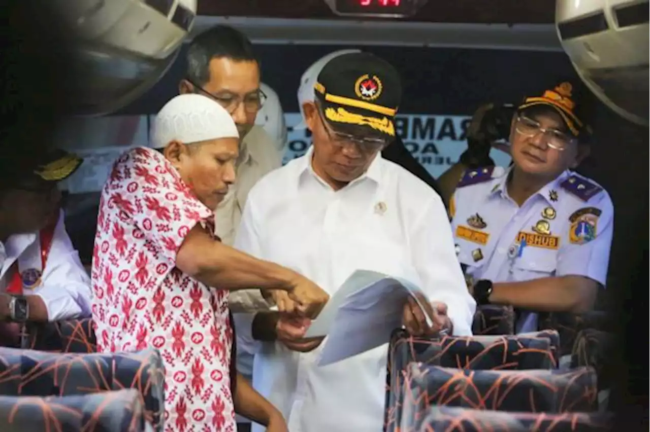 Cek Kesiapan Mudik di Teminal Kampung Rambutan, Muhadjir Pastikan Bus Layak Jalan