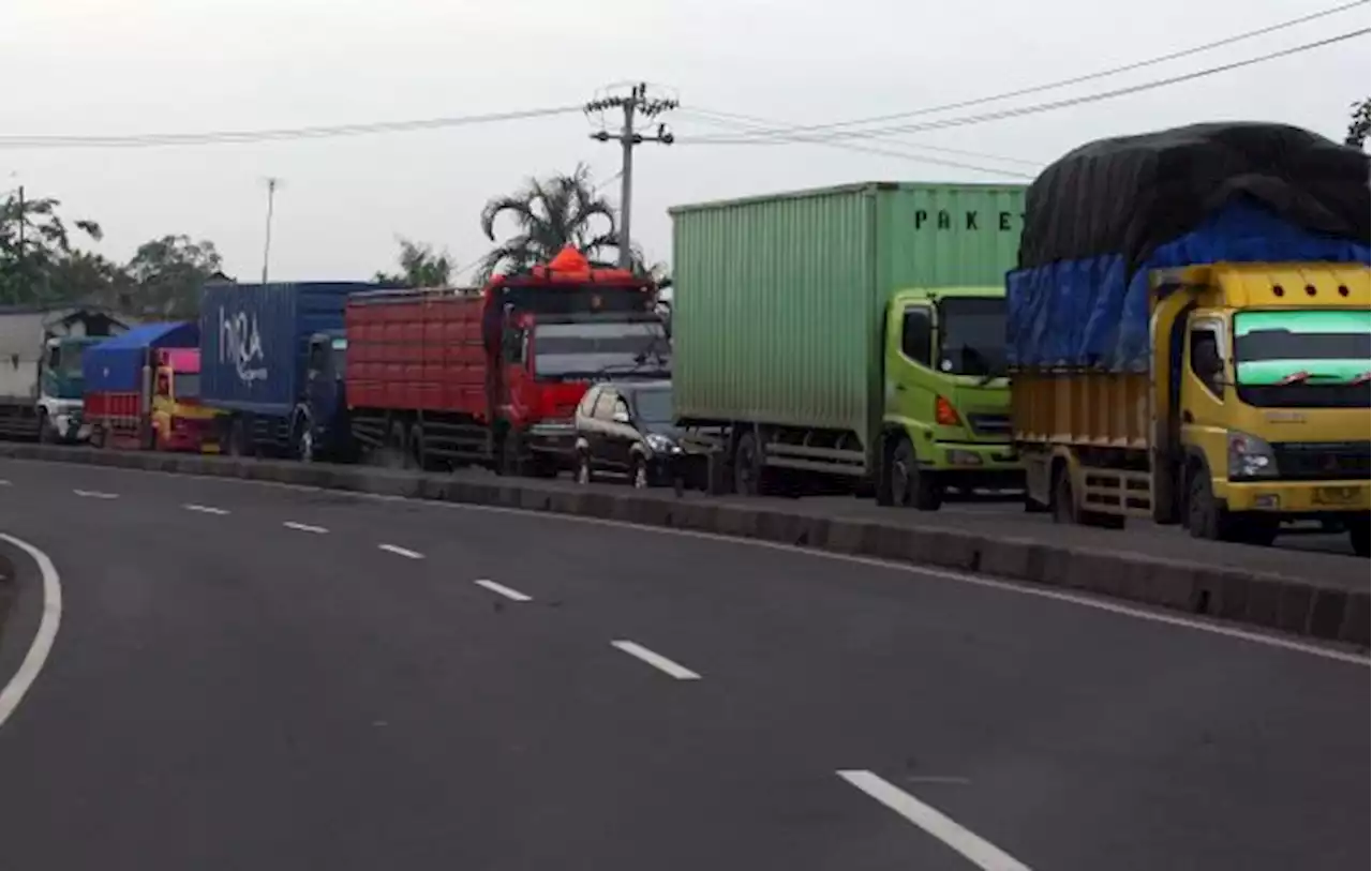 Kebijakan Pembatasan Truk 3 Sumbu Harus Ditinjau Ulang