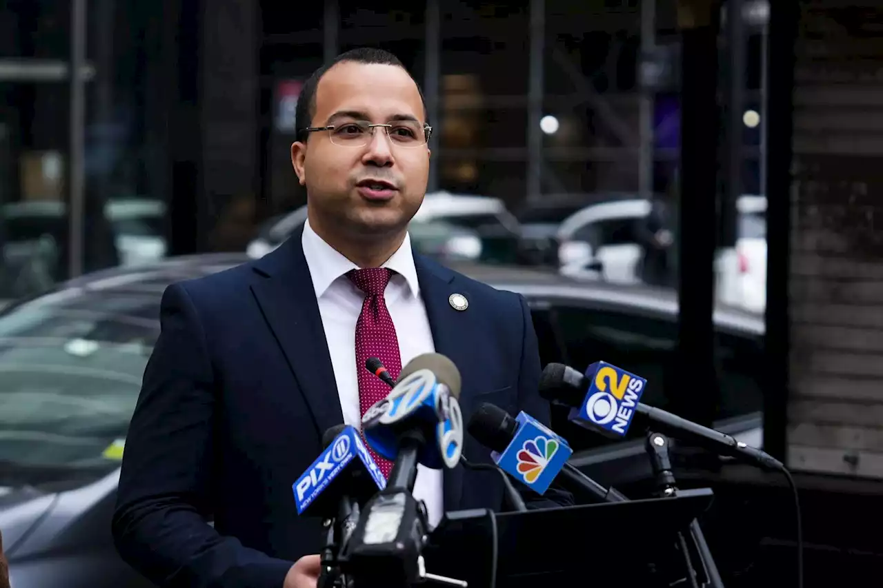 Bronx pol Oswald Feliz calls for crackdown on ‘ghost cars’ bogus paper license plates