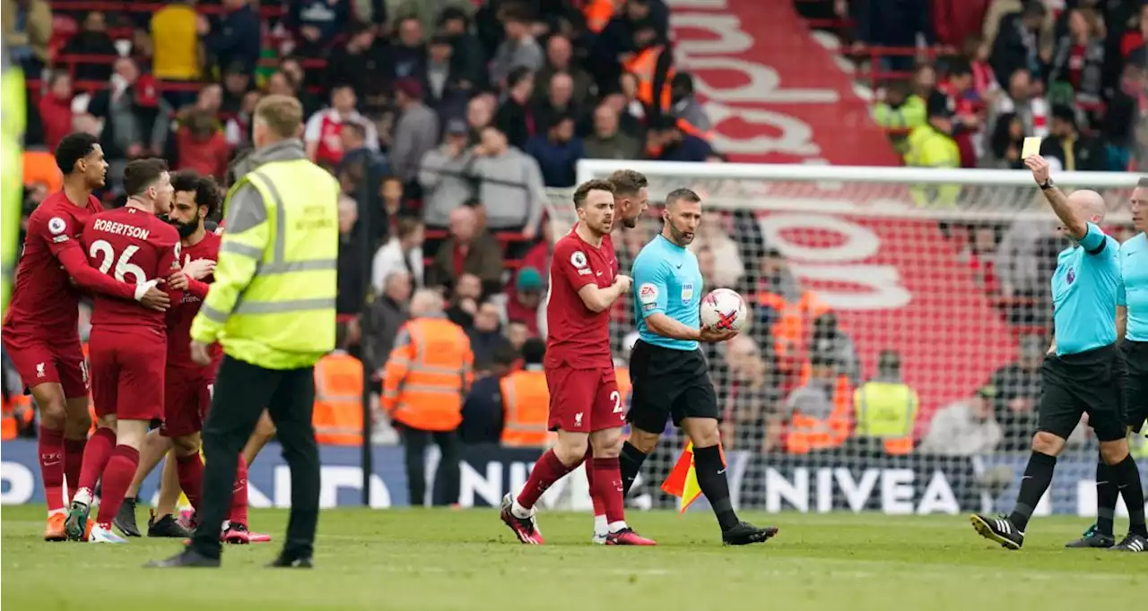 Liverpool – Arsenal : Robertson frappé par un arbitre, Roy Keane le traite de « gros bébé »