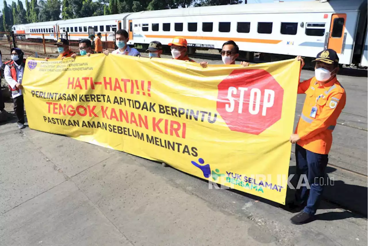 Hati-Hati, 302 Pelintasan Kereta tak Dijaga di Wilayah Daop 2 |Republika Online