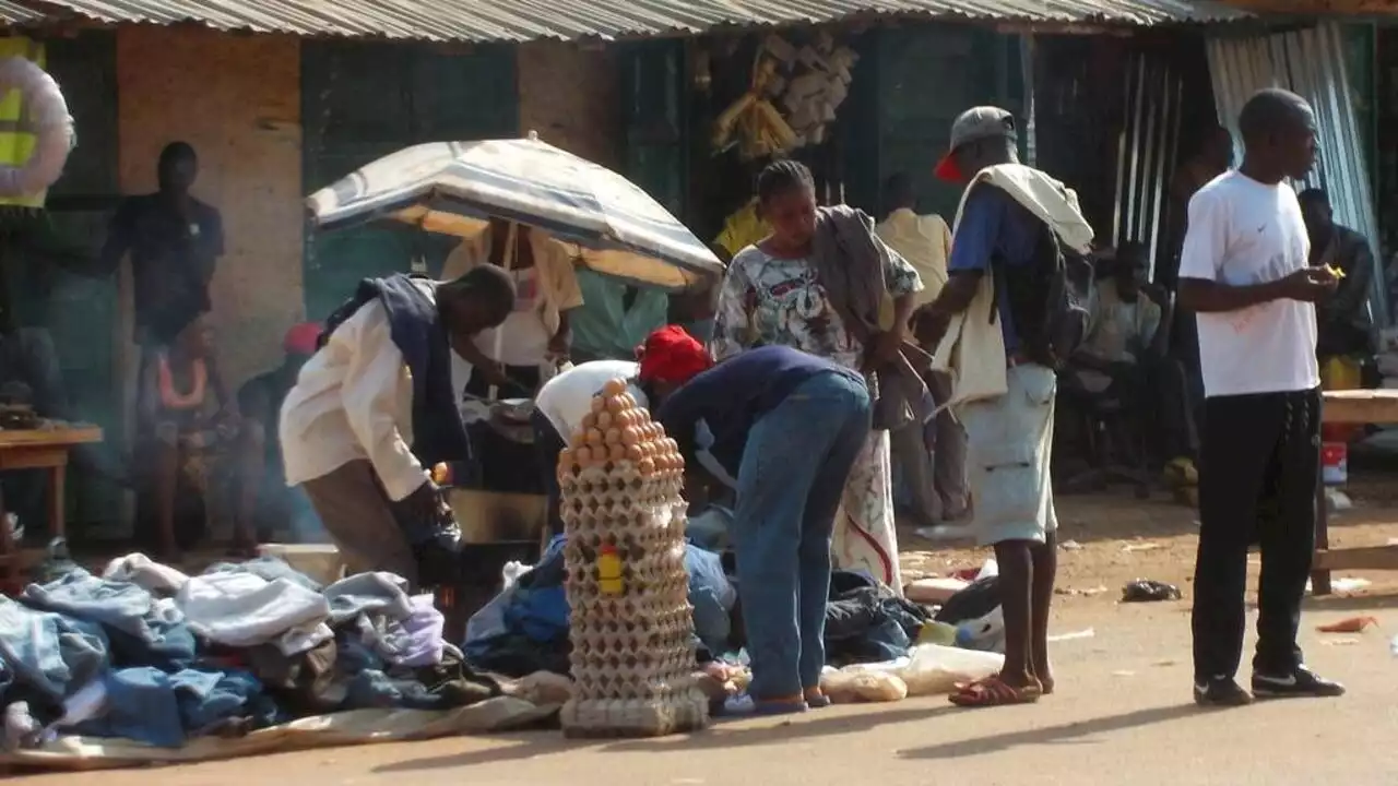 Centrafrique: au marché du Kilomètre 5, les musulmans de Bangui comptent leurs sous