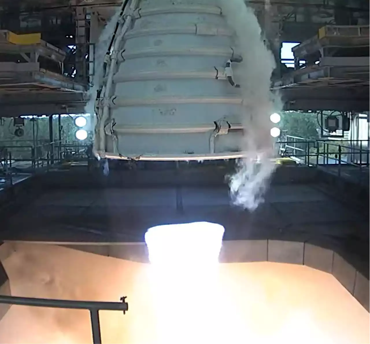 NASA Upgrades Powerful SLS Rocket Engines – Production Restarted for Next Era of Space Exploration