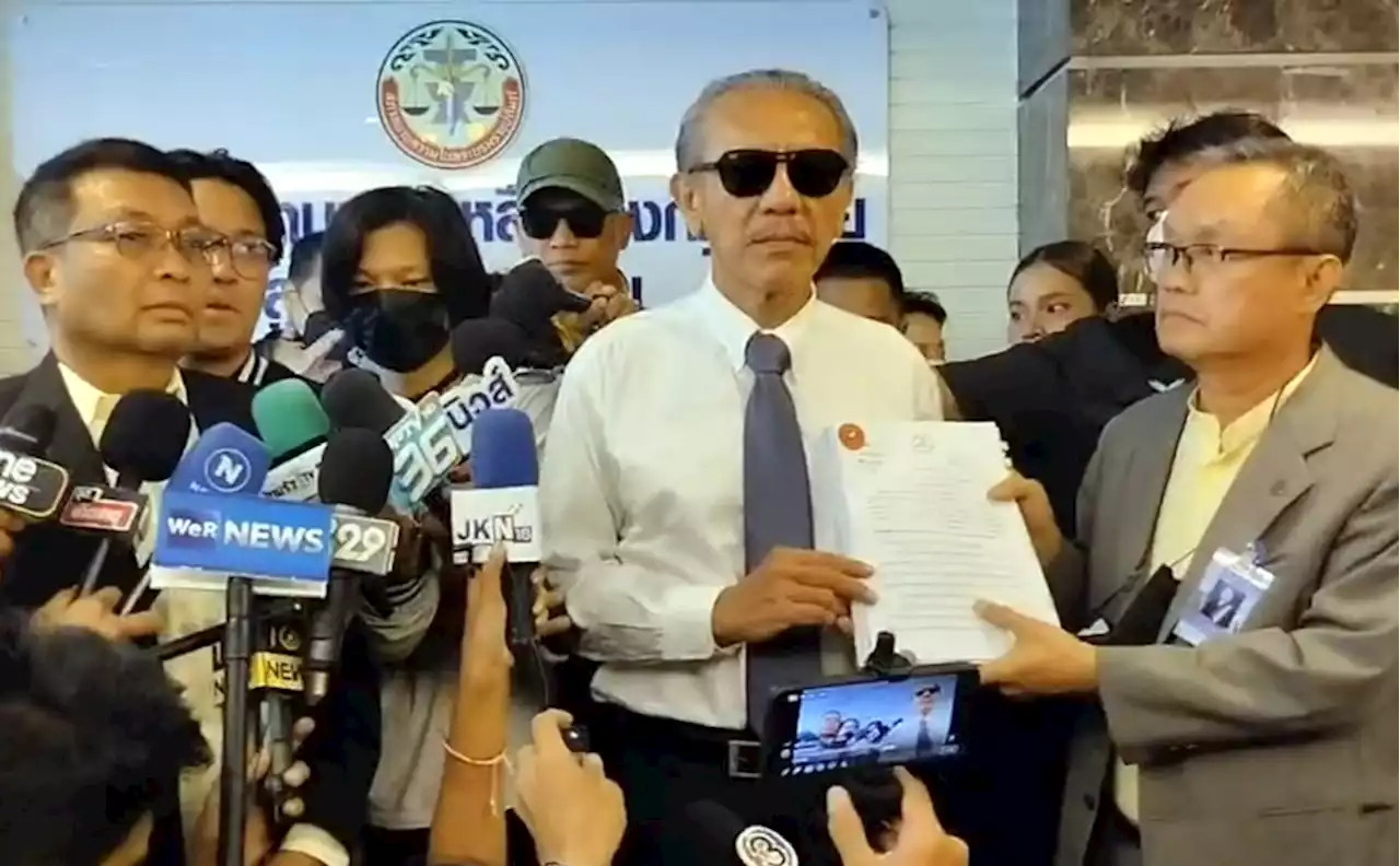 'ชูวิทย์' ร้องสภาทนายความฯ สอบมรรยาท 'ทนายตั้ม' จี้ลบชื่อ-เพิกถอนใบอนุญาต