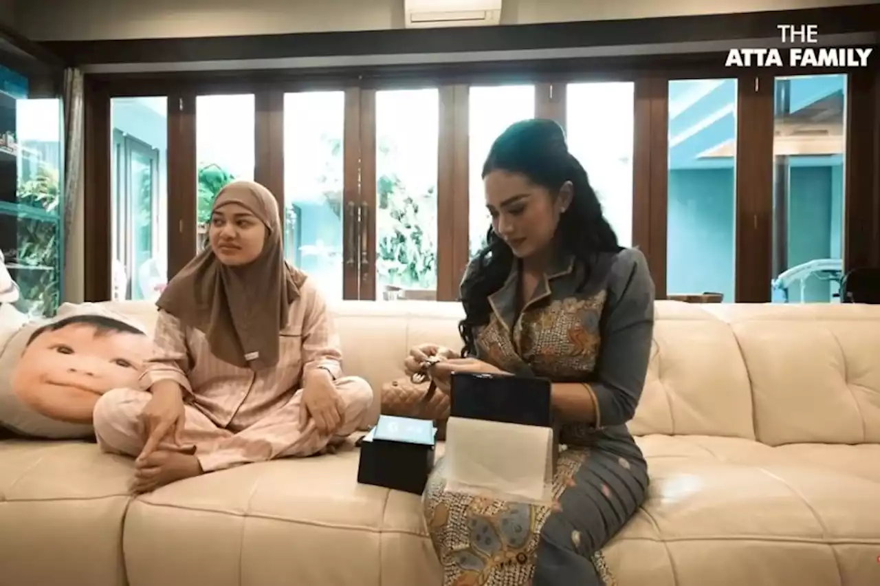 Aurel Hermansyah dan Atta Halilintar Beri Kado Jam Tangah Mewah, Krisdayanti: dari Anak, Bukan Gratifikasi