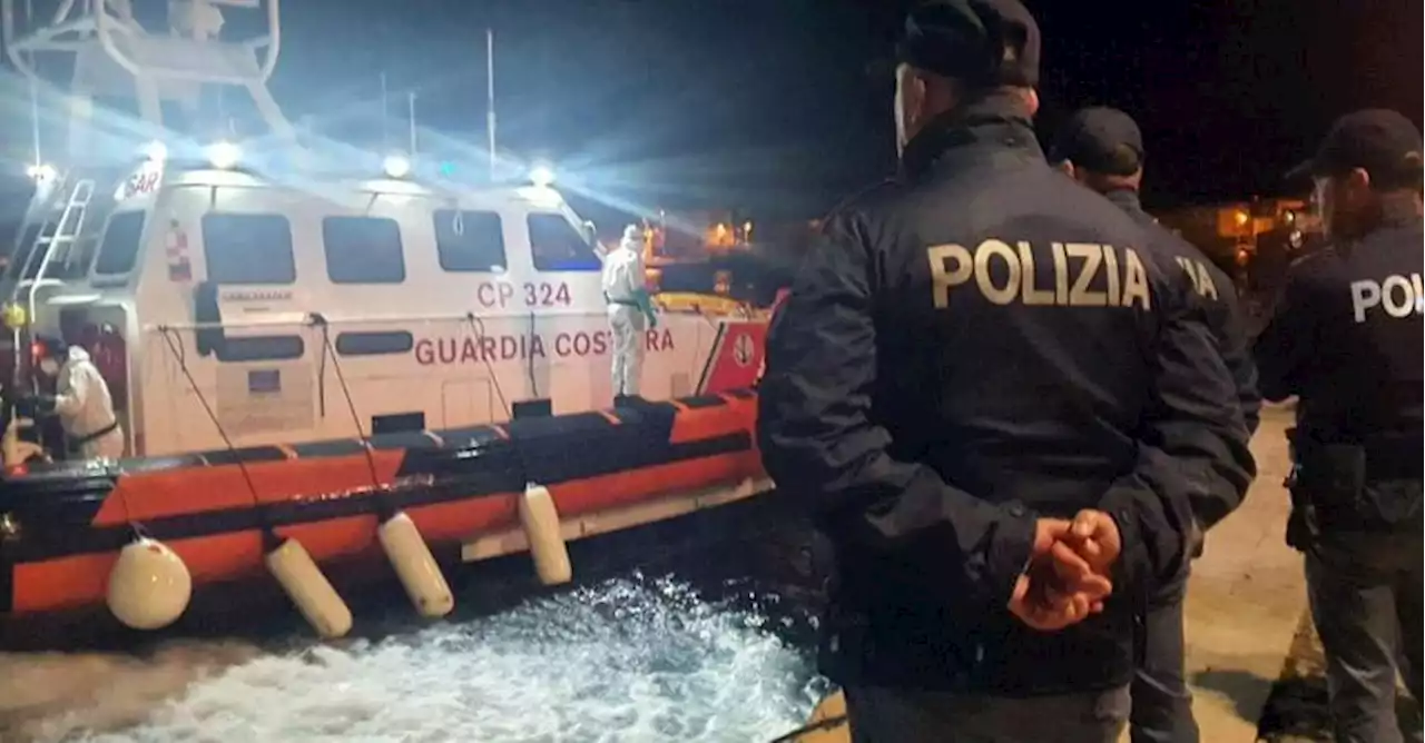 Altri 36 migranti sbarcati a Lampedusa, hotspot oltre il limite di accoglienza