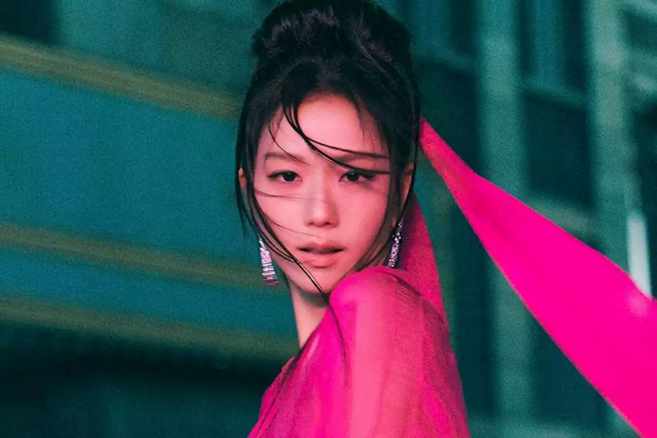 BLACKPINK’s Jisoo Debuts In Top 2 Of Both Billboard Global Charts With “FLOWER”