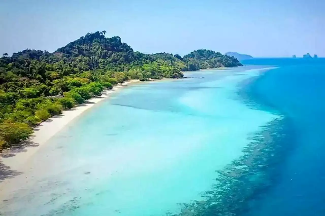 Thai islanders prepare to protect Koh Kradan ecosystem after its beaches were named ‘best on earth’