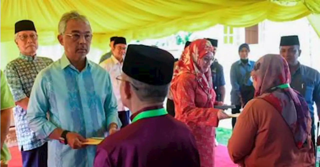 Agong recalls childhood memories at Istana Mangga Tunggal