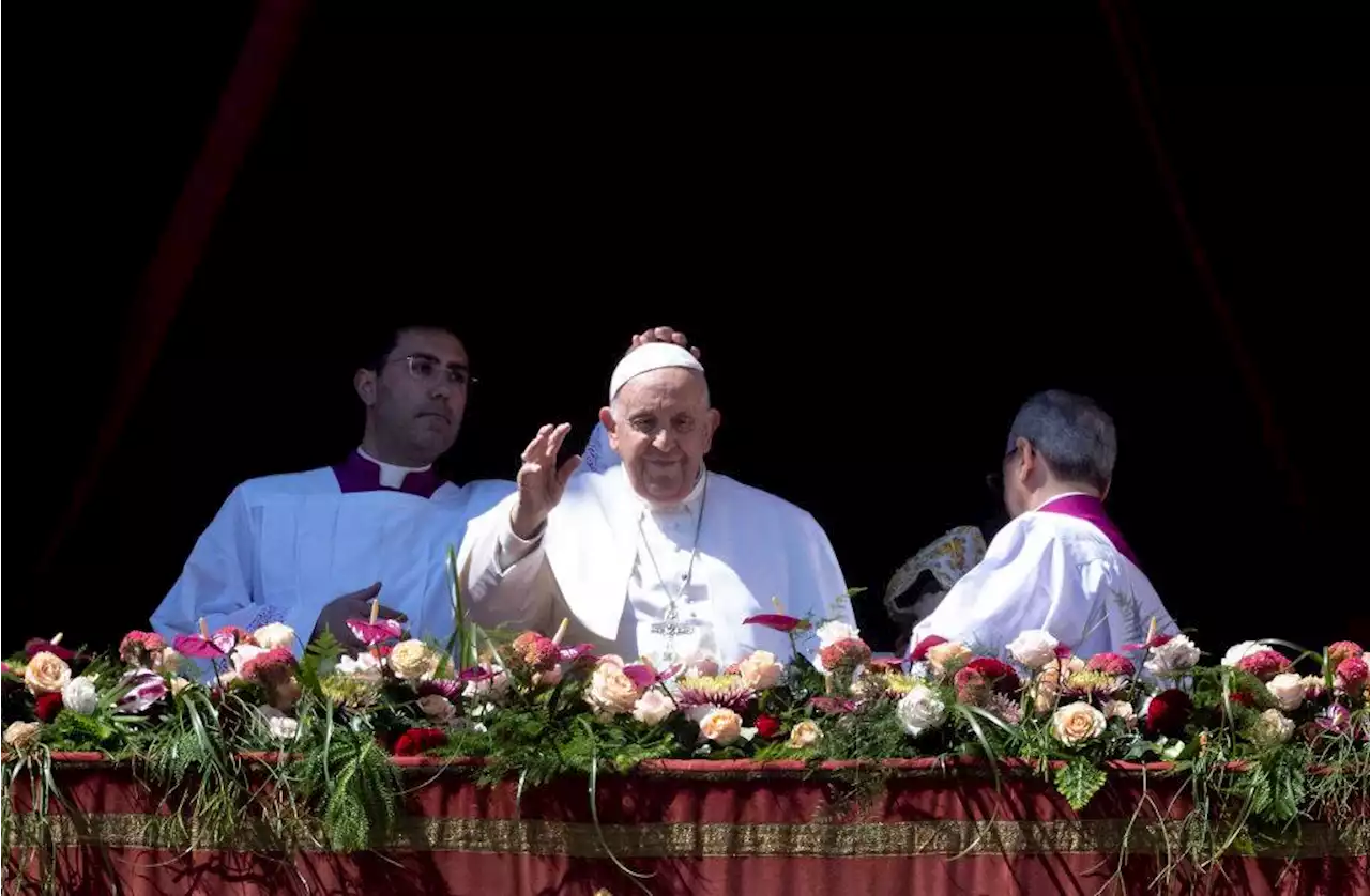 El papa ruega por la paz en Ucrania y Jerusalén en su mensaje de Pascua