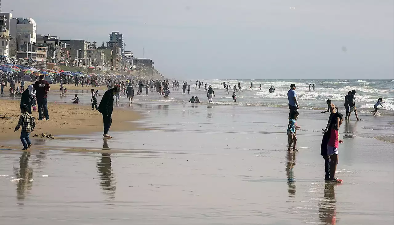 Playas llenas en Tijuana pese a advertencia por alta contaminación bacteriana