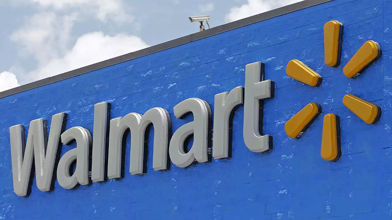 Walmart announces 4 Chicago store closings