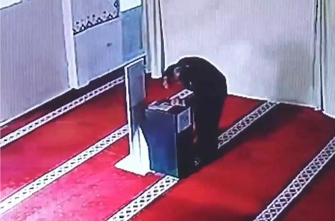 بالفيديو| لص يسرق مسجداً في تركيا.. ويؤدي الصلاة قبل القبض عليه | صحيفة الخليج