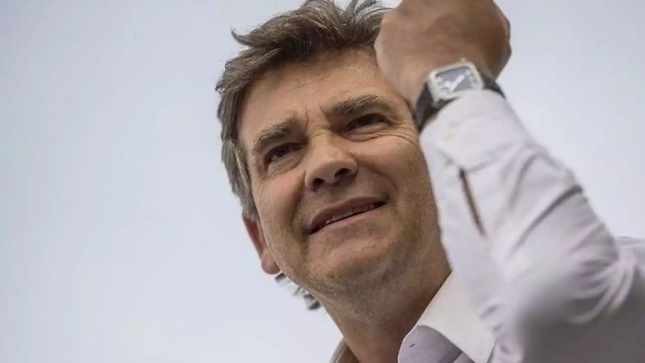 Défense: Montebourg veut bloquer le rachat d'une PME par un groupe américain, pour l'acquérir