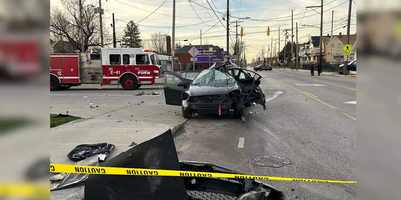 2 toddlers in critical condition, 2 adults injured after 2-vehicle crash in Cleveland, police say