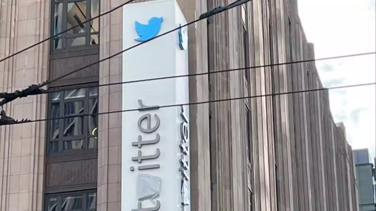 Twitter diventa «Titter»: Musk fa gli scherzi al proprietario del palazzo dei suoi uffici a San Francisco (a cui non paga l'affitto)