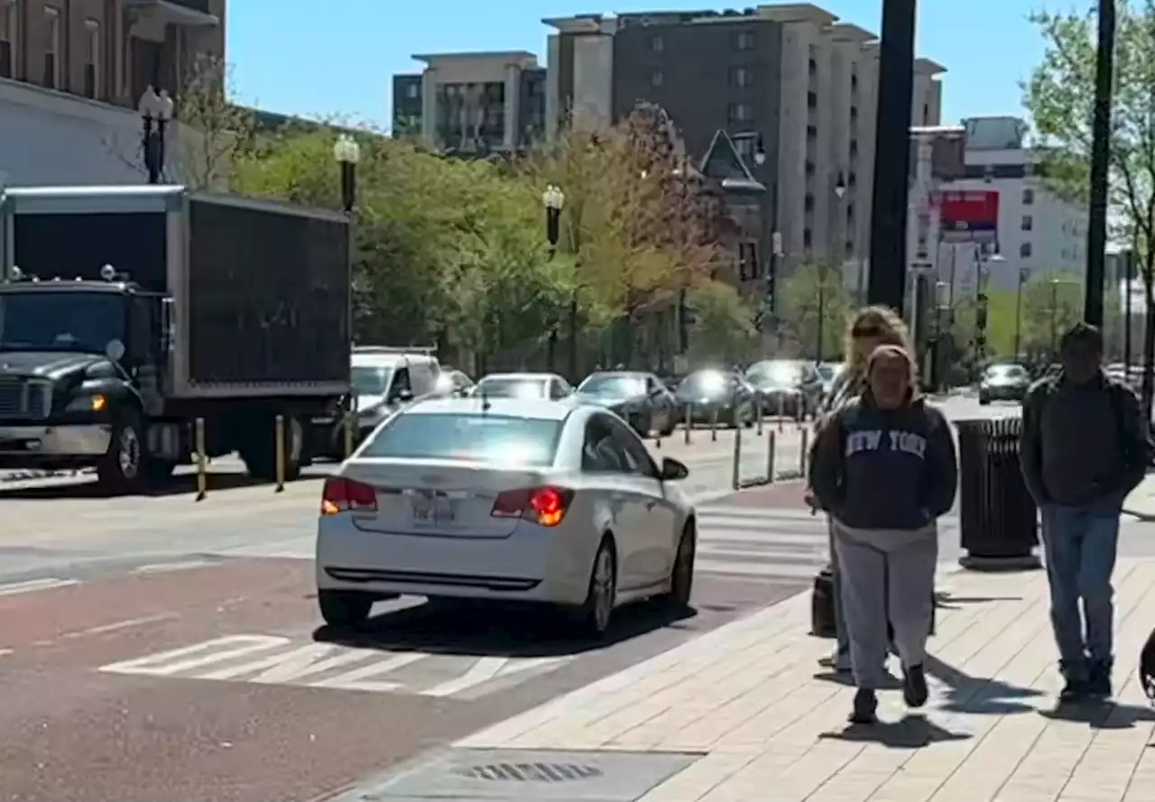 D.C. Will Use Cameras To Ticket Drivers In Bus Lanes, At Bus Stops For First Time