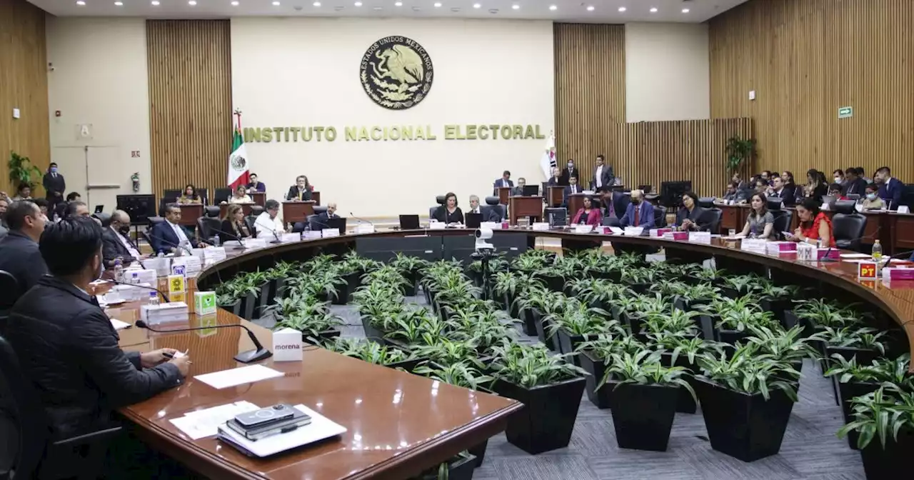 Funcionarias del INE se retractan de renuncias; aun así organismo opera a medias