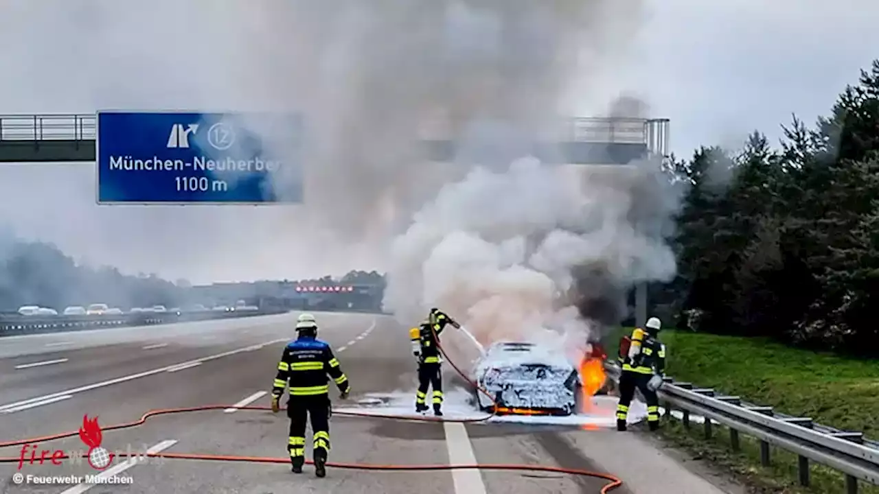 Bayern: Brennender BMW → Sperre der A 99 in Höhe von München