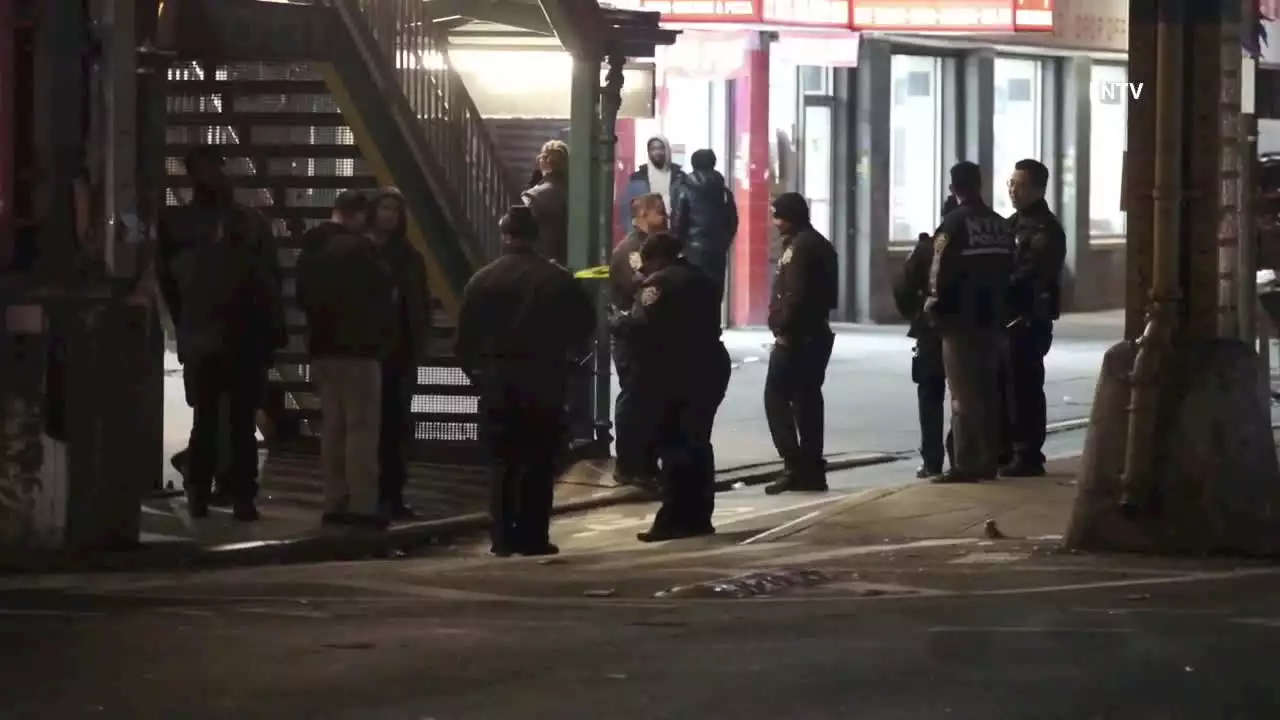 Teen killed, another injured in Bronx subway station shooting