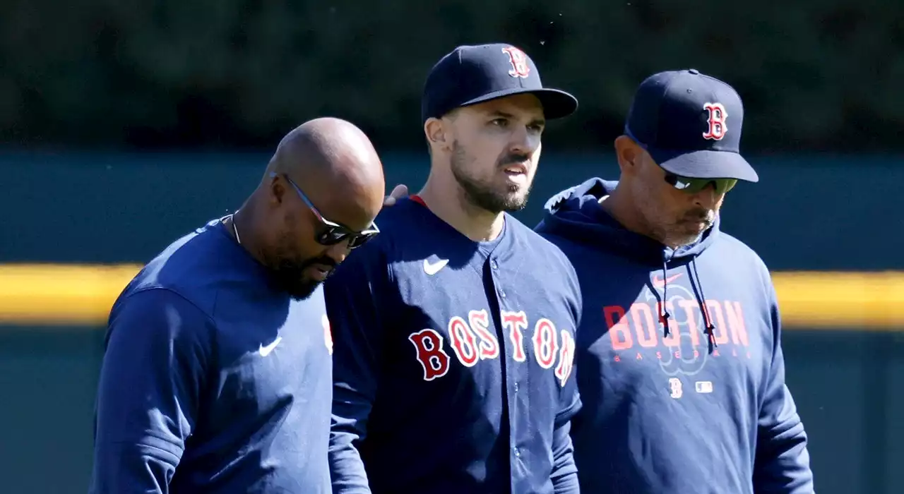 Red Sox's hottest hitter Adam Duvall suffers broken wrist after diving play goes awry