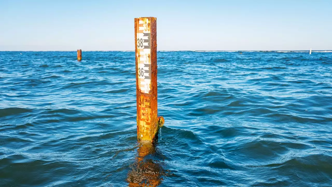 Water at record-breaking levels along Southeast and Gulf Coasts in US