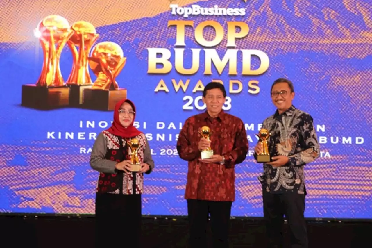 Membanggakan, PDAM Surabaya Sabet 5 Penghargaan Top BUMD Awards 2023