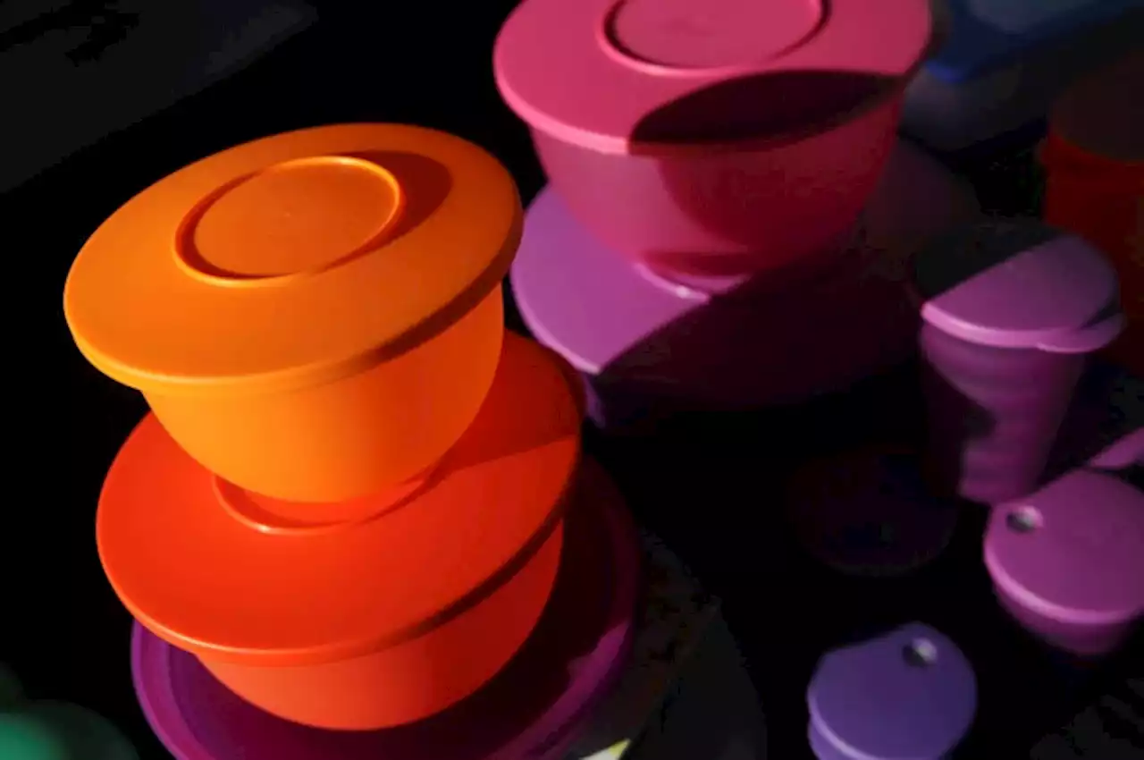 Tupperware, in dire straits, seeks financing to stay afloat