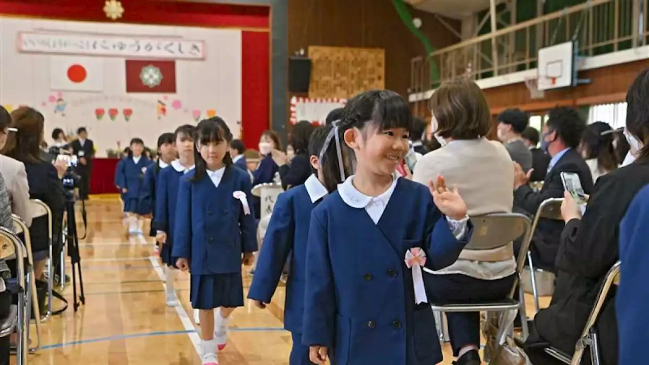 熊本地震発生の2016年度生まれ、小学1年生に 温かく見守られ成長、入学式で晴れ姿｜熊本日日新聞社