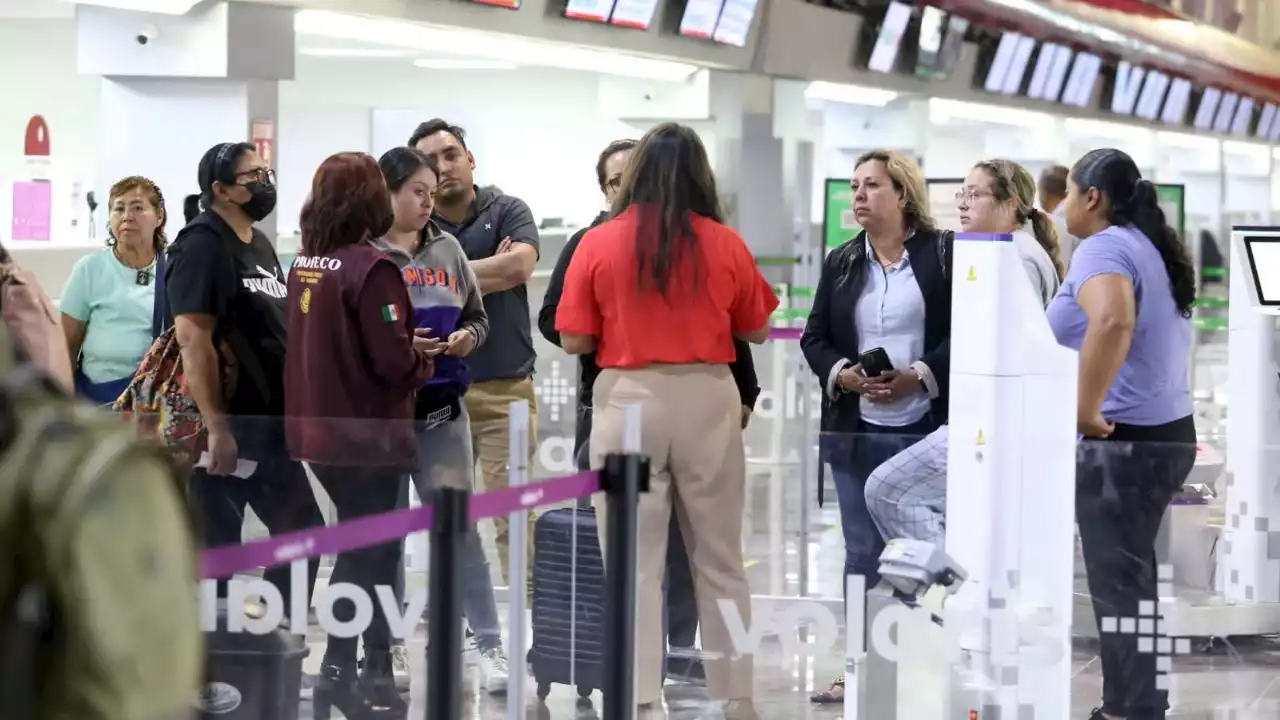 Pasajeros iban a Tijuana, no logran aterrizar y los regresan a Toluca; exigen respuesta a Volaris