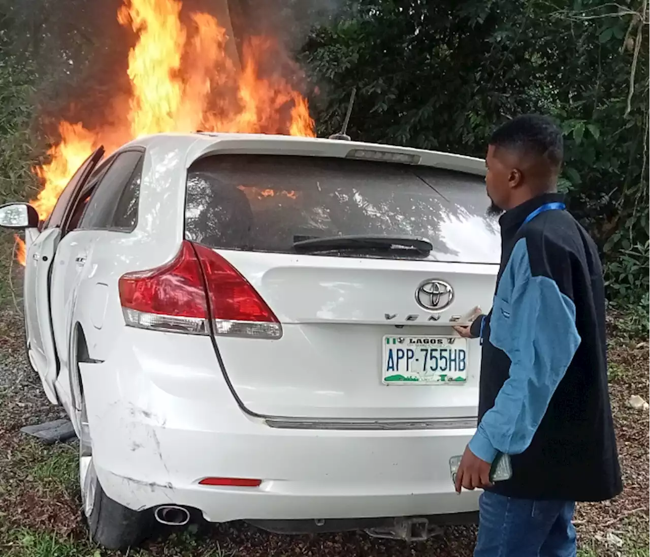 Varsity Students Escape Death As Fire Engulfs Moving Car In Ogun