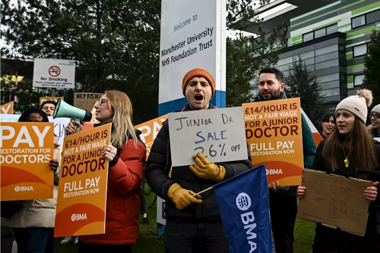 Doctors in England start historic four-day strike over pay