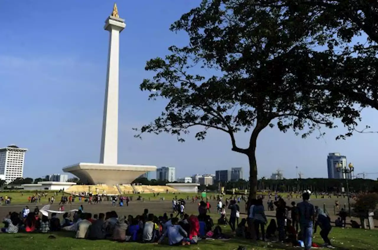 Hijaukan Kawasan Monas, 300 Pohon Ditanam Hingga 2024