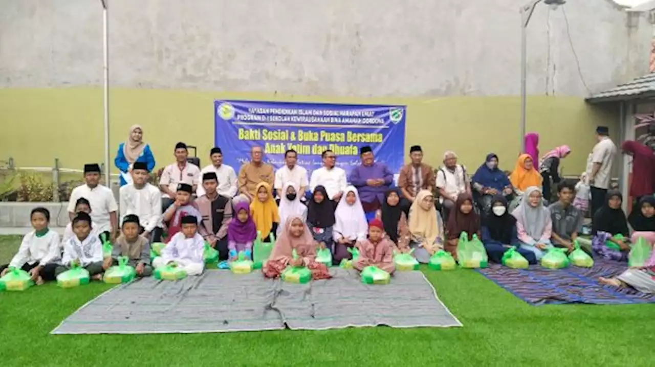 SKBAC Pondok Aren Gelar Bakti Sosial di Momen Buka Puasa bersama